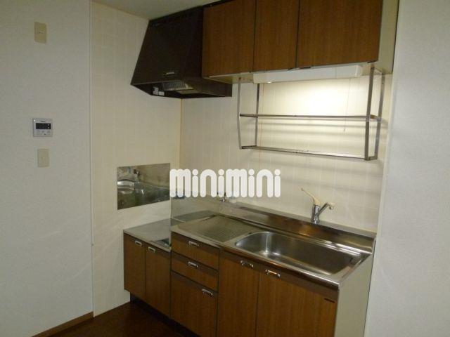 キッチン　２口ガスコンロ設置可能、収納多い