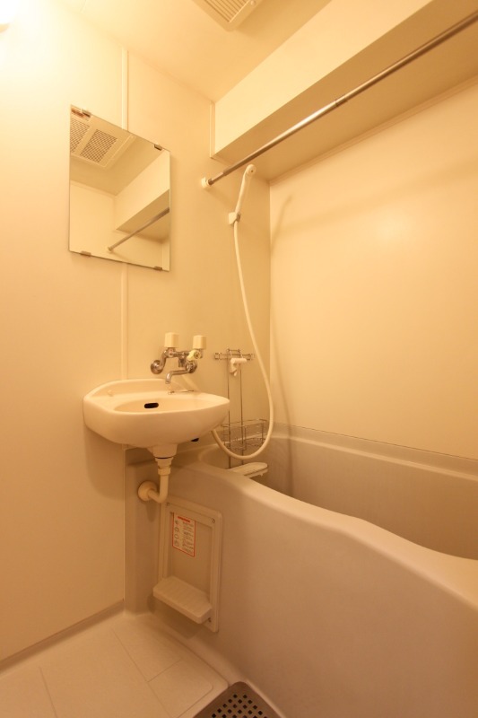 バス・シャワールーム　※別部屋の参考写真です。