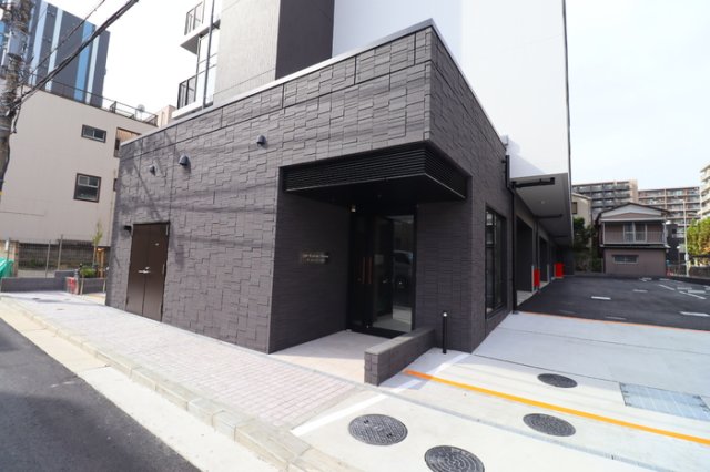 エントランス　帰りが楽しみになる重厚感あるエントランスです♪