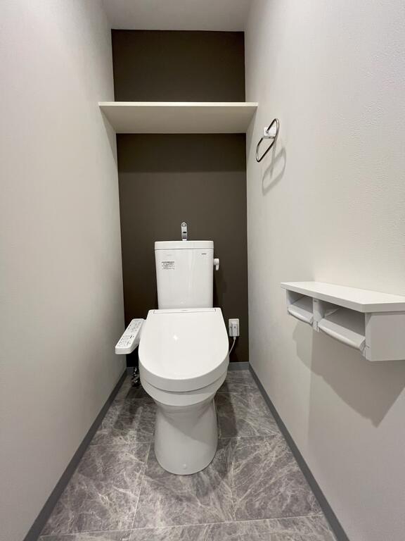 トイレ　温水洗浄便座付き