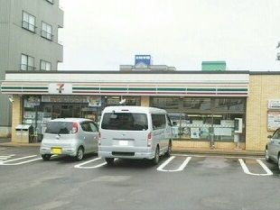 コンビニ　セブンイレブン長岡福住店（コンビニ）まで700m