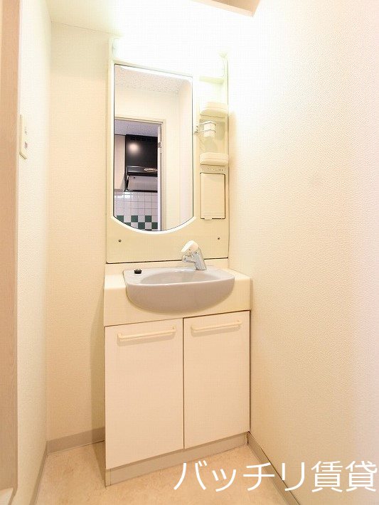 洗面設備　同型タイプの為現状優先