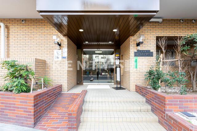 エントランス　建物の内部です