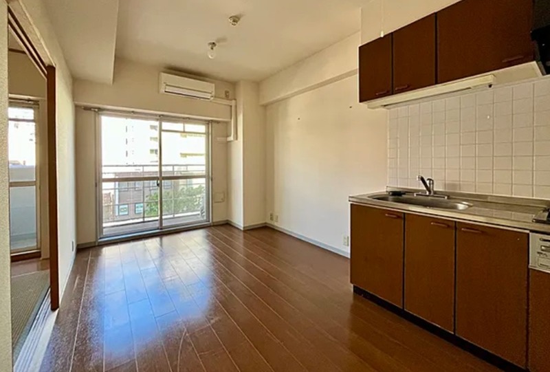 居室・リビング　反転タイプ