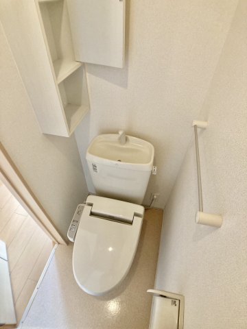 トイレ　写真は別の部屋のものです。