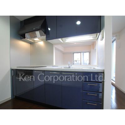 キッチン　同タイプ2階のお部屋を撮影。仕様が異なることがあります。