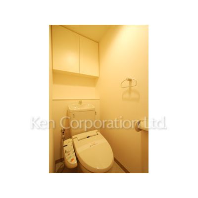 トイレ　同タイプ2階のお部屋を撮影。仕様が異なることがあります。