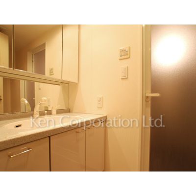 洗面設備　同タイプ2階のお部屋を撮影。仕様が異なることがあります。