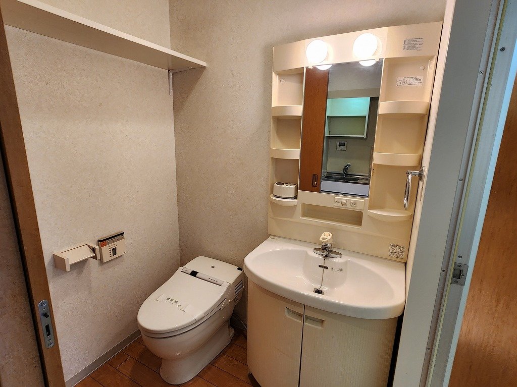 洗面設備　脱衣所、独立洗面台付