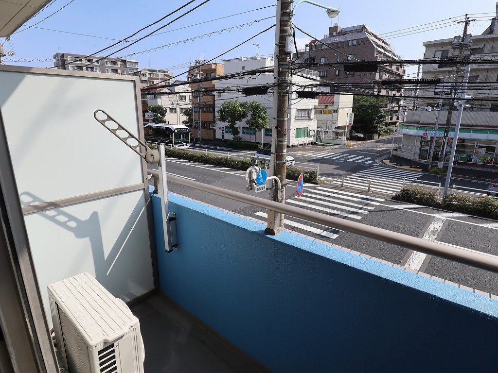 バルコニー　写真は２Ｆ