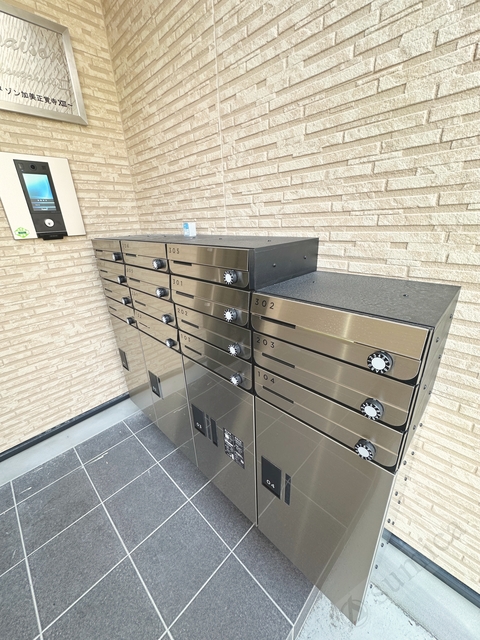 ロビー　不在時の受取が楽々＾＾宅配ボックスも完備！