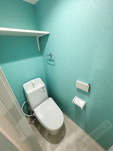 トイレ　温水洗浄便座付き♪♪