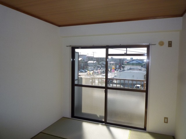 居室・リビング　【洋室】明るい居室