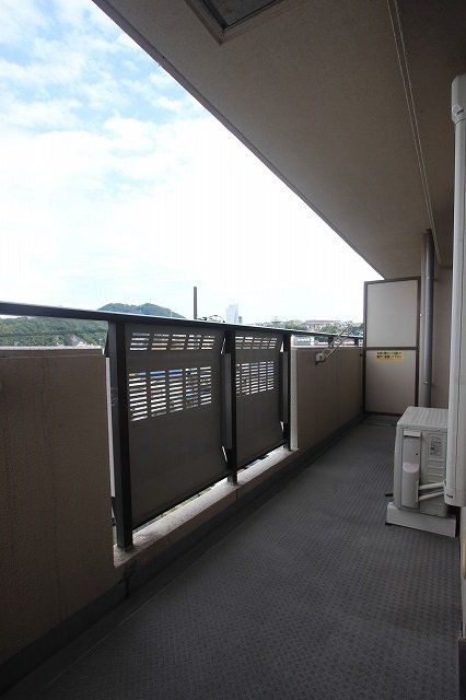 バルコニー　同物件別号室の写真