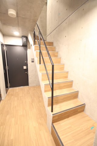 エントランス　コンポジット駒込　　北区田端3