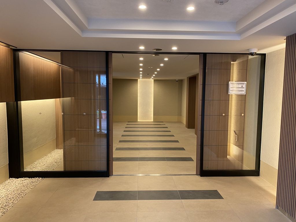 エントランス　エントランス