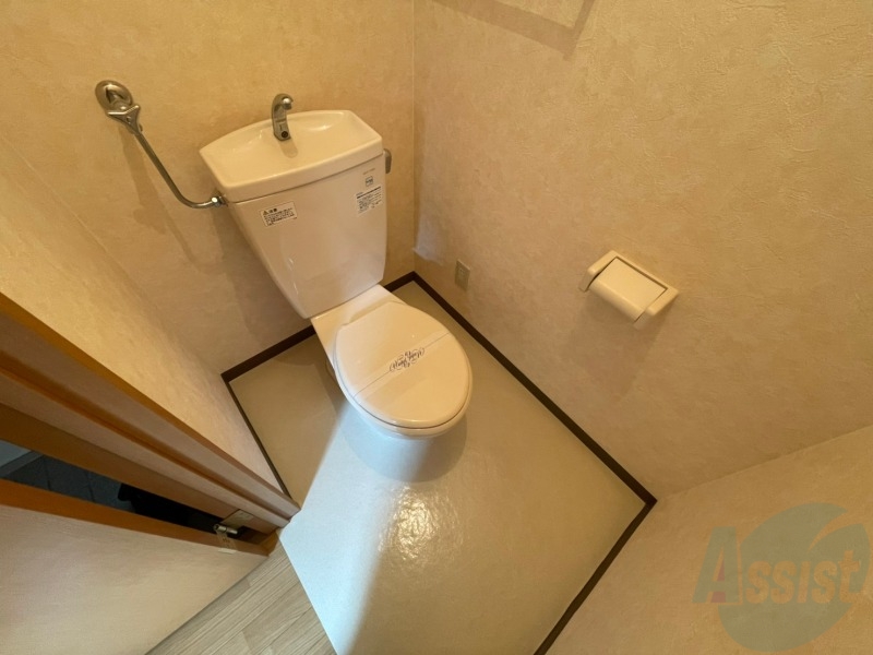 トイレ　こちらはトイレです。清潔感があり、安心して使用できます。