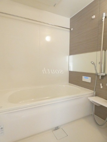 バス・シャワールーム　浴室乾燥機付きのお風呂