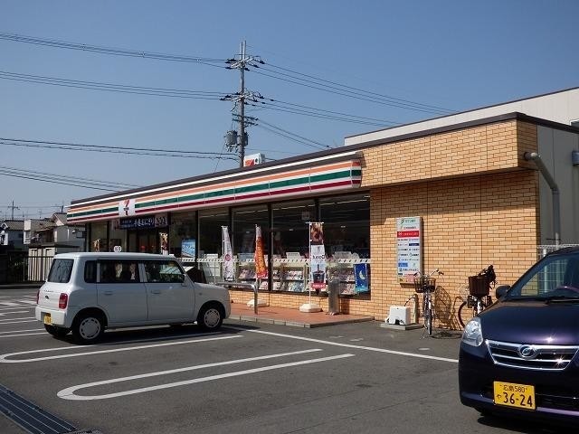 コンビニ　セブンイレブン（コンビニ）まで399m