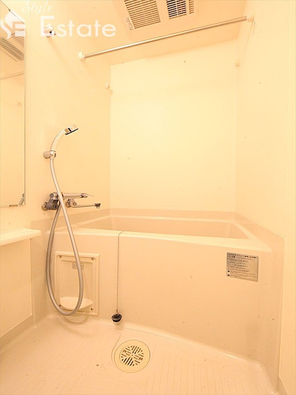 バス・シャワールーム　バスルーム