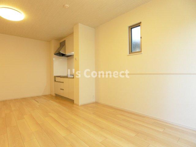 居室・リビング　角部屋で２面に窓があります。