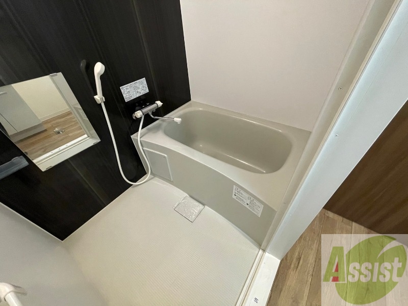 バス・シャワールーム　お風呂になります。一日の疲れを癒してくださいね。