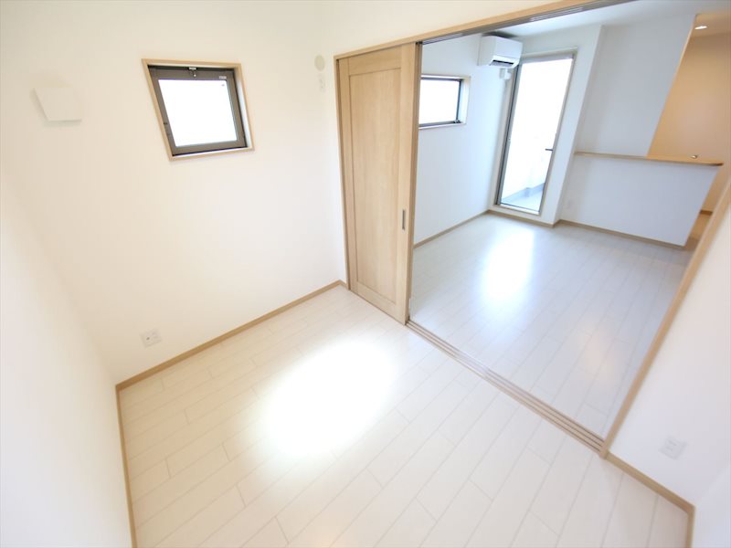 その他部屋・スペース　洋室4.2帖　LDK10.5帖と繋げても仕切っても使えます