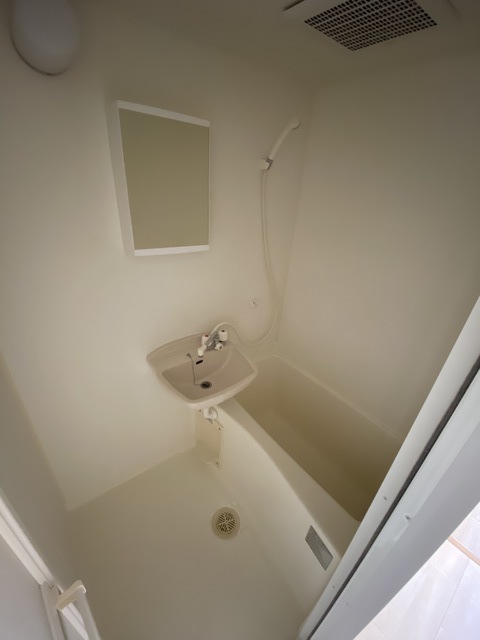 バス・シャワールーム　一日の疲れを癒してくれる大事な場所。