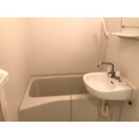 バス・シャワールーム　ゆったり過ごせるお風呂です