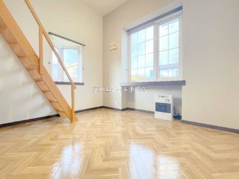 居室・リビング　明るいリビングです♪