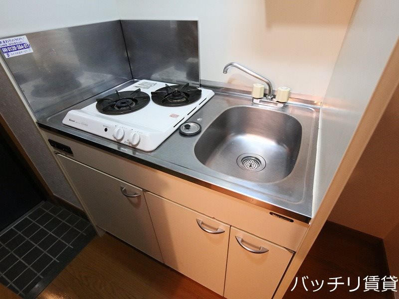 キッチン　別号室タイプの為、現状を優先します