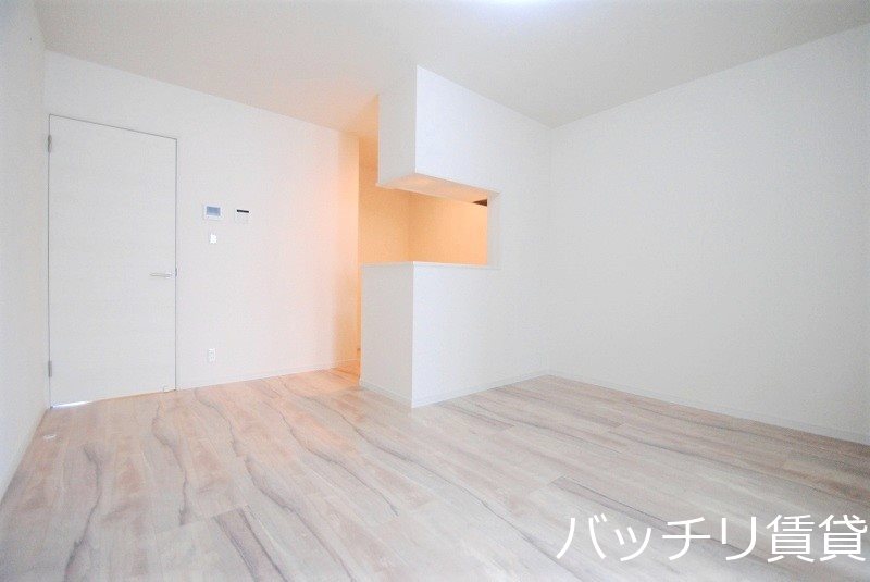 居室・リビング　画像は同型イメージの為、現況を優先いたします。