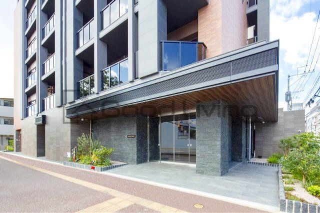 エントランス　オートロック付きで不審者シャットアウト