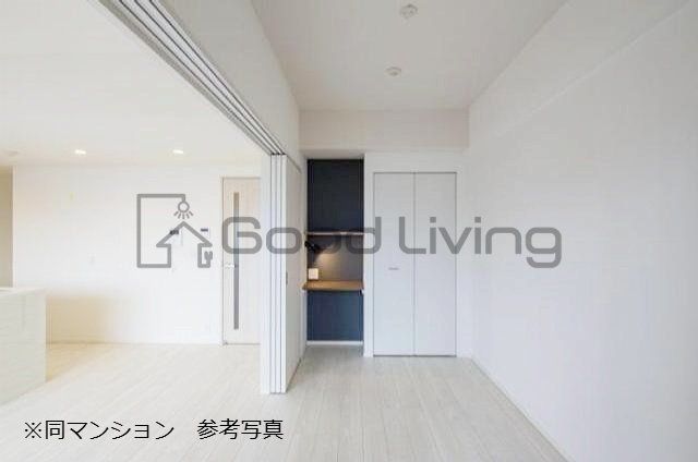 収納　ウォークインクローゼットで大きな荷物もひとまとめにできます♪