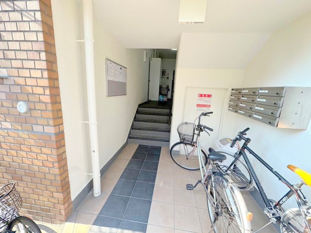 エントランス　綺麗なエントランスです。