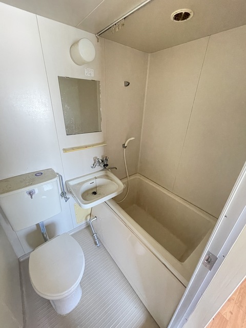 バス・シャワールーム　別部屋参考写真です