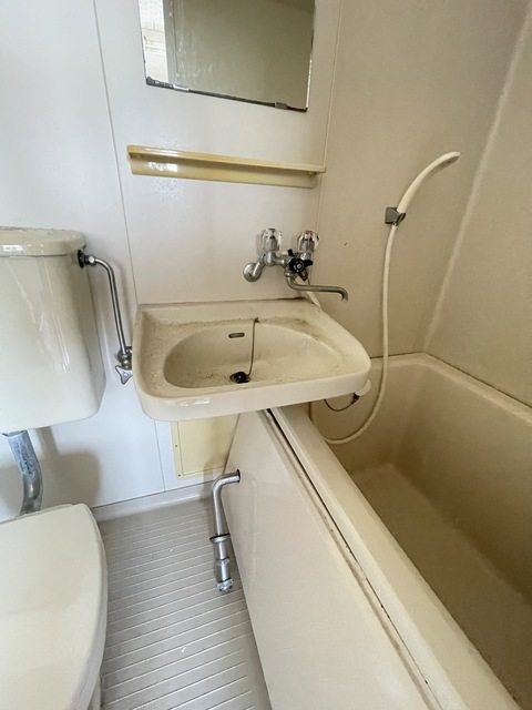 洗面設備　別部屋参考写真です