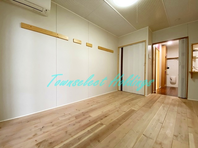 その他部屋・スペース　落ち着いた色合いのフローリングタイプ♪