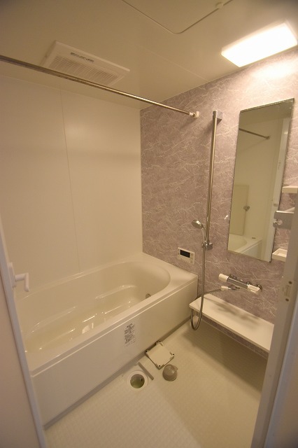 バス・シャワールーム　１坪タイプバス（追炊機能・浴室乾燥機能）