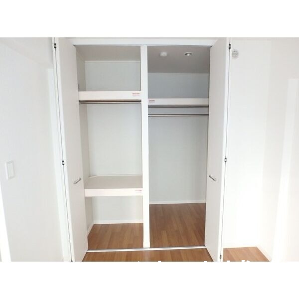 収納　クローゼットは大容量でございます。