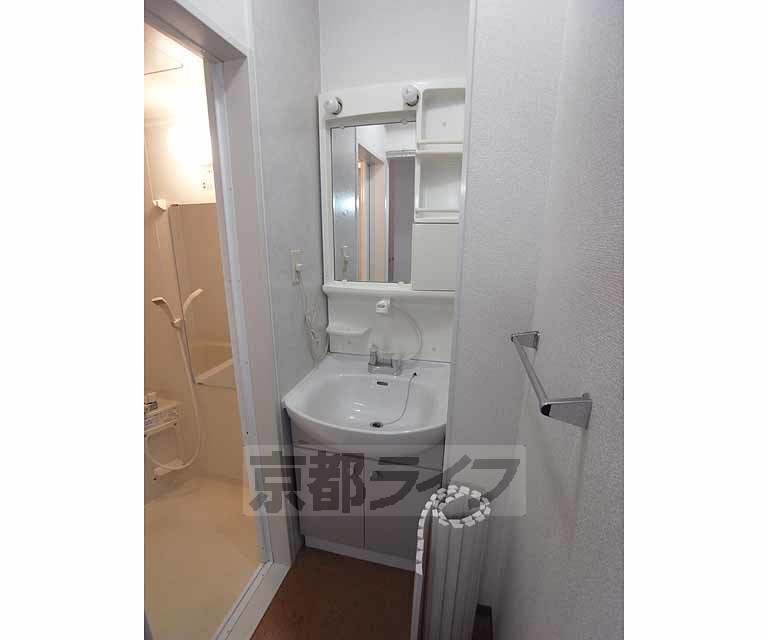 洗面設備　洗面台もバッチリ完備です。