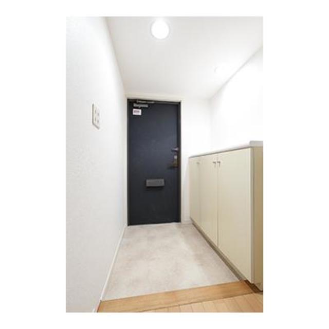 玄関　※写真は同タイプ住戸です。
