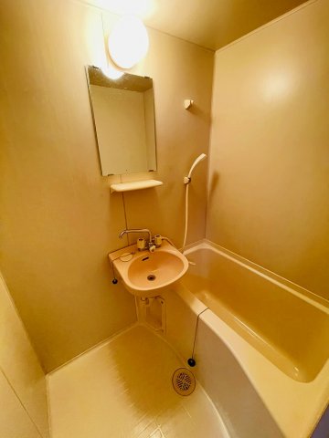 バス・シャワールーム　お風呂で日々の疲れを落としましょう