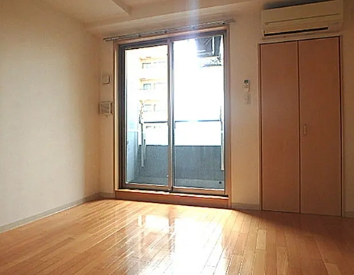 居室・リビング　☆明るい洋室☆