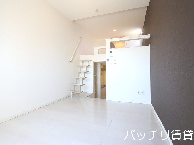 居室・リビング　同型タイプの為、現状を優先致します。