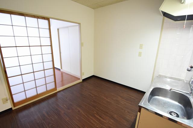 居室・リビング　エアコン付きで初期費用を抑えられます！