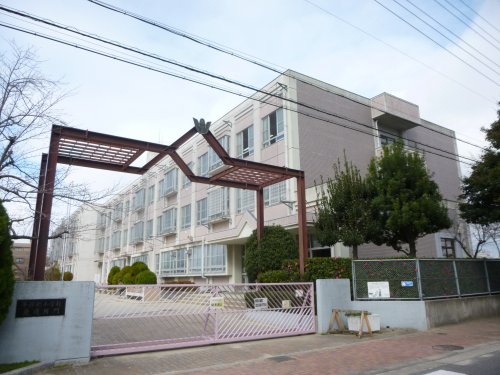 小学校　市立平針北小学校（小学校）まで329m