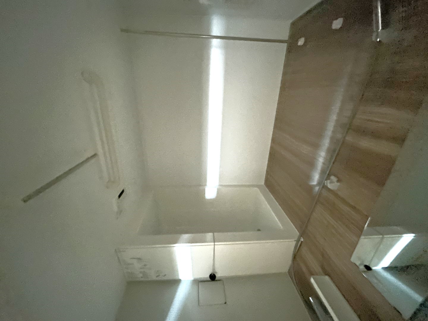 バス・シャワールーム　他室参考写真　便利な追焚機能、浴室乾燥機付