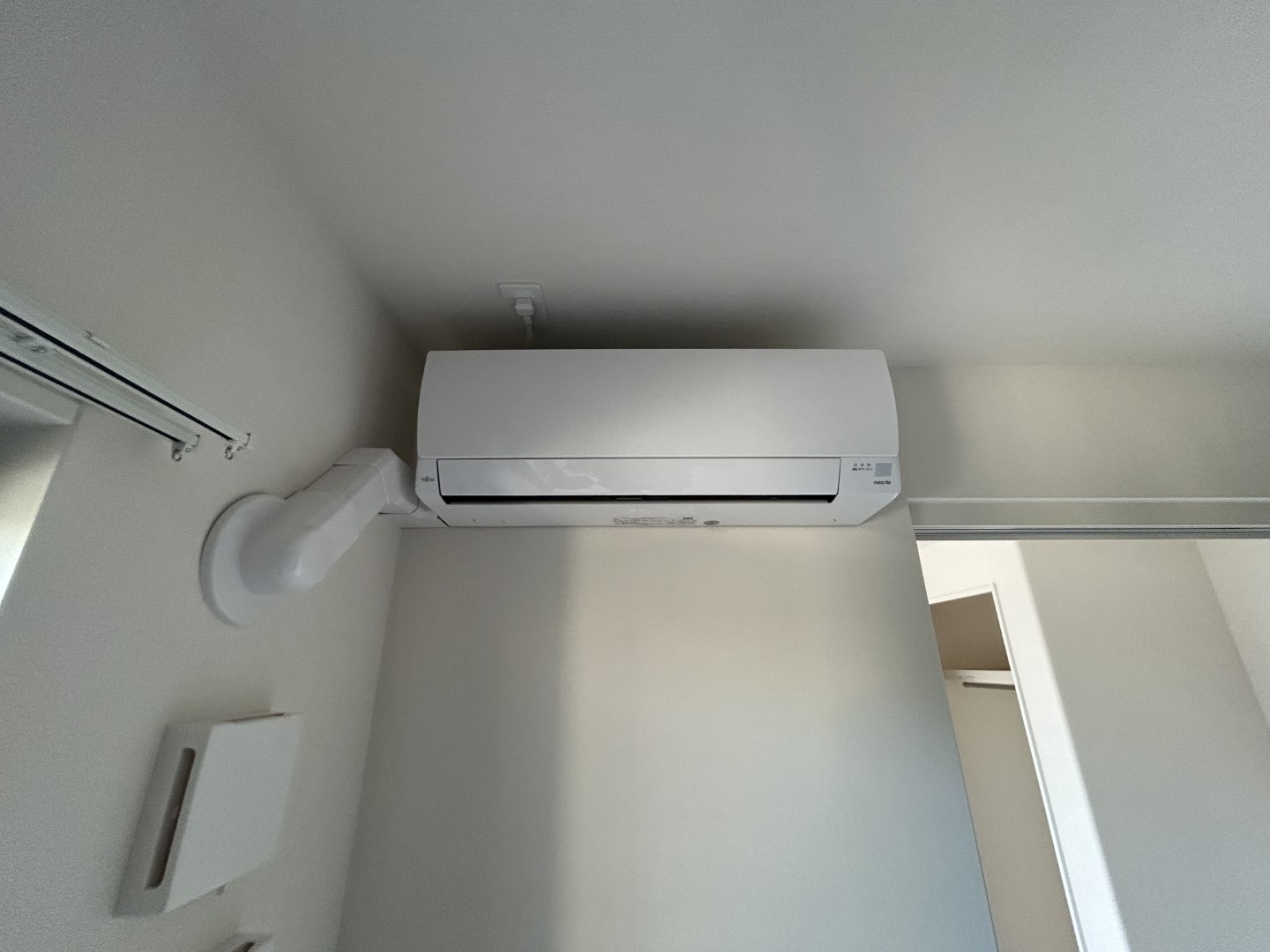 その他設備　他室参考写真　エアコンついています