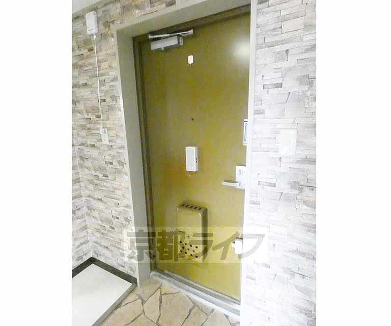 その他設備　しっかりとしたドア。